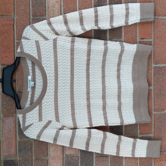 Forever 21 Sweaters - Forever 21 Sweater Size SP